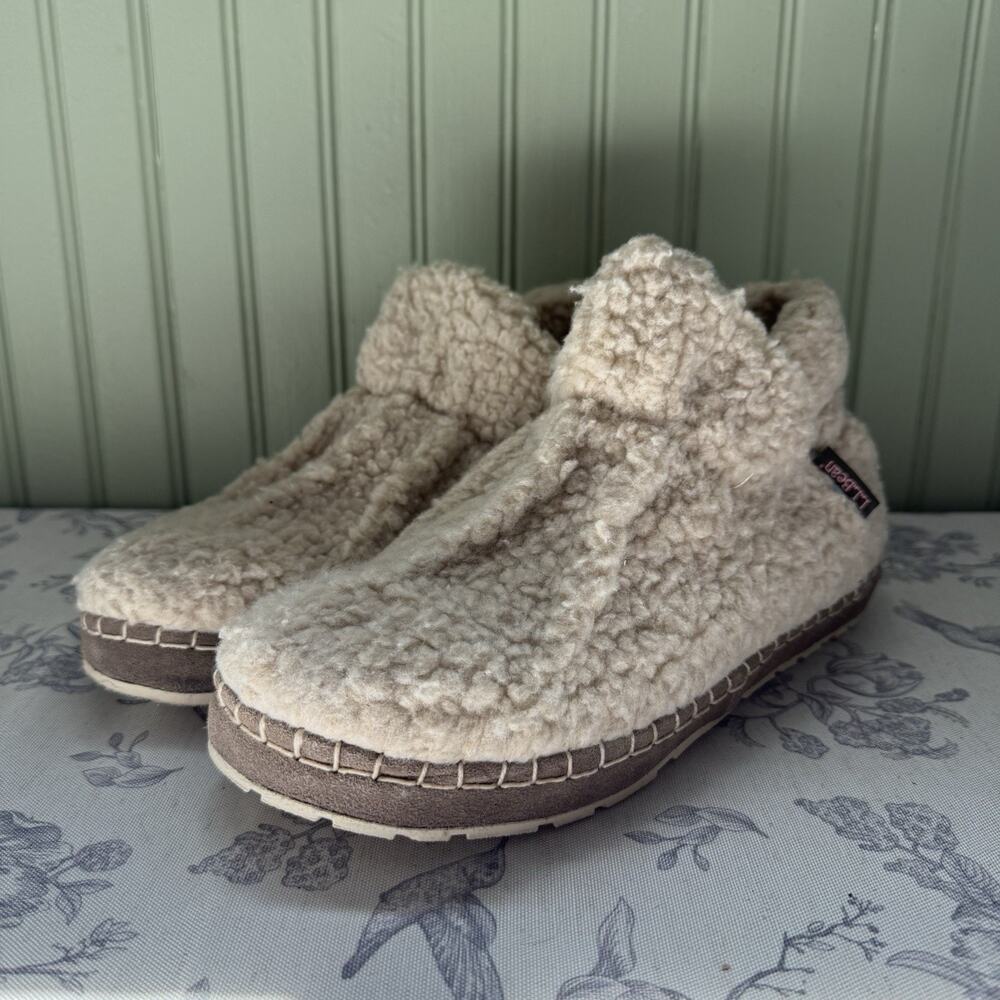 LL Bean cozy Womens size 8 shoes beige slip on fleece pile Booties slippers